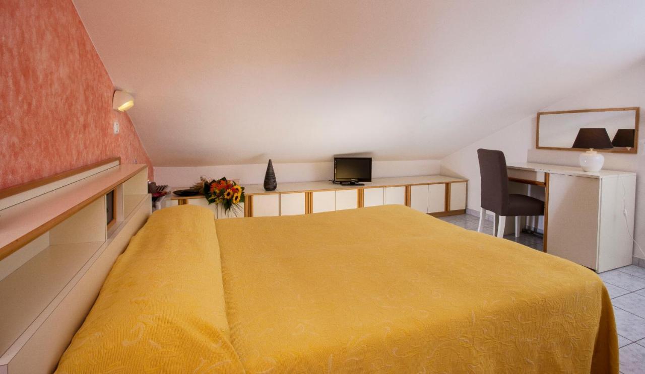 Hotel Rosy