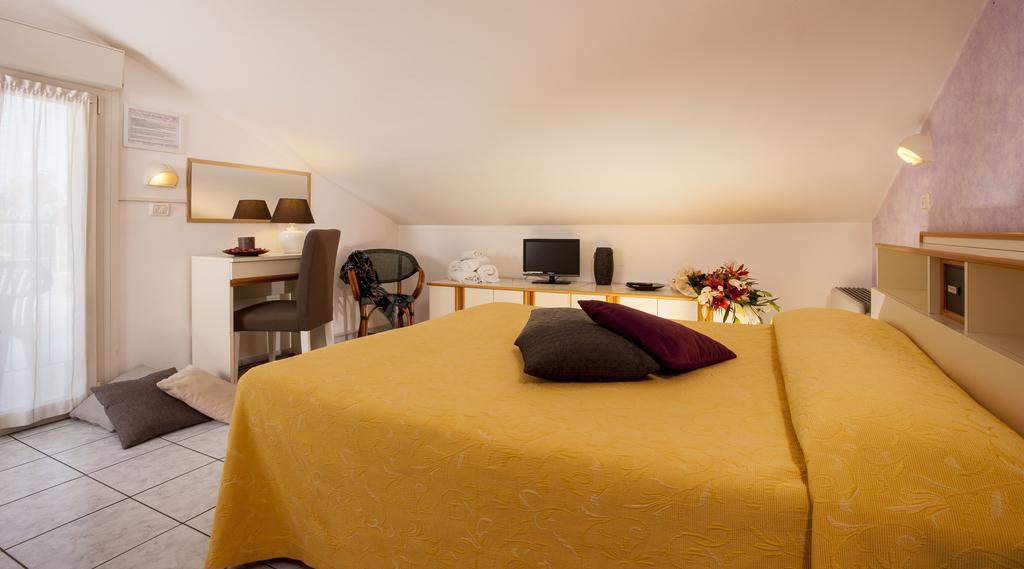 Hotel Locanda Rosy 2*