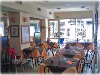 Rosy Hotel 2*